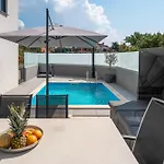 Casa Jugo By Briskva Villa